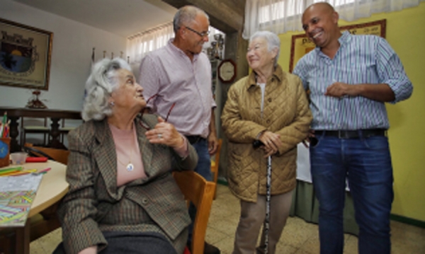 Paulo Cafôfo destaca trabalho da Casa do Povo de São Martinho junto dos mais idosos