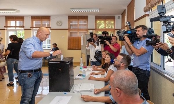 Paulo Cafôfo já votou