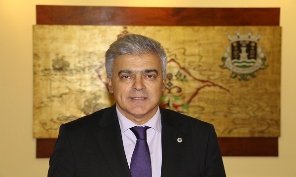 DOMINGO, VOTE E FAÇA HISTÓRIA!