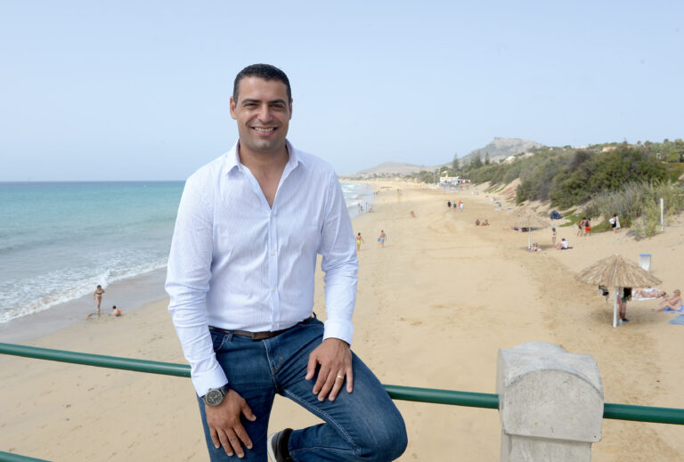Miguel Brito quer praia do Porto Santo acessível e inclusiva