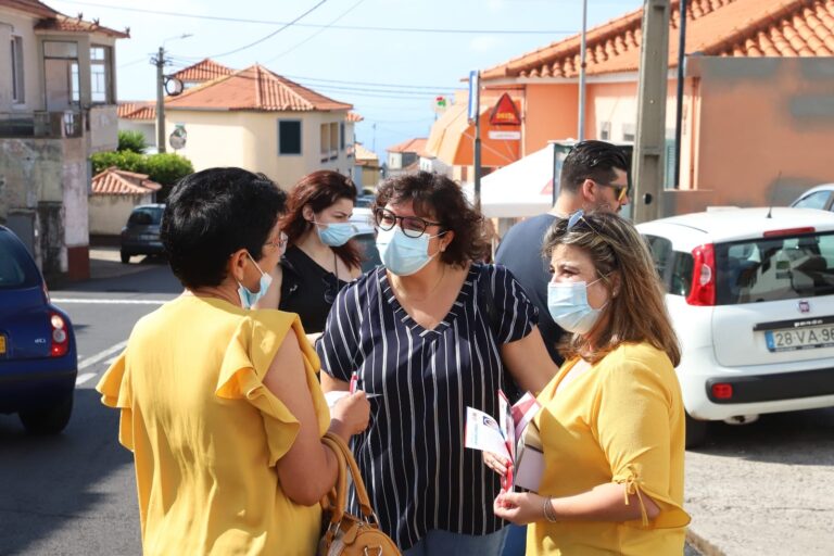 Mafalda Gonçalves preocupada com falta de soluções para resolver sujidade no mar dos Reis Magos