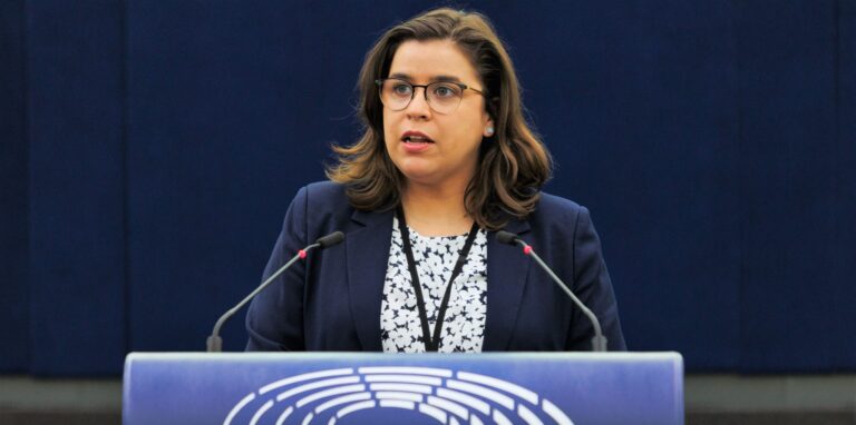 Sara Cerdas questiona a Comissão Europeia sobre reforço de apoios para responder à crise
