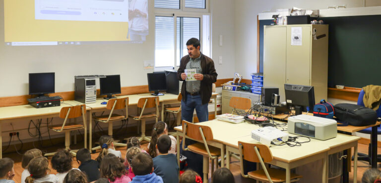 Município da Ponta do Sol disponibiliza acesso à Escola Virtual aos alunos do concelho