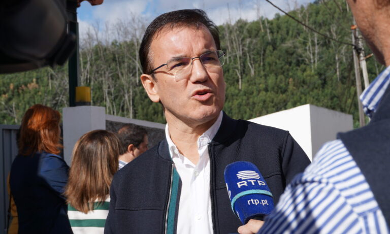 “Habitação está descontrolada e requer mais investimento”, alerta PS