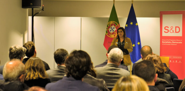 Sara Cerdas acolhe exposição da Madeira no Parlamento Europeu