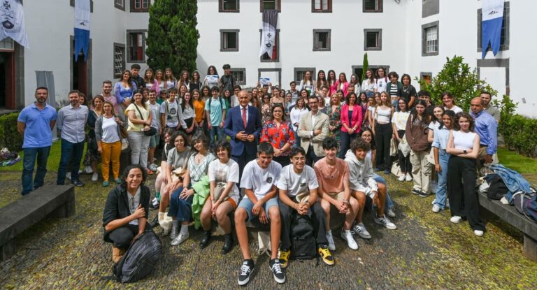 Escolas de Santa Cruz e Francisco Franco vencem concurso Europe Calling