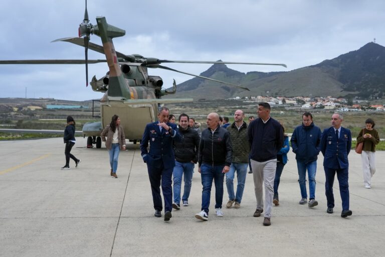 Cafôfo releva os investimentos do Estado na Força Aérea e a aposta na construção da nova gare no Porto Santo