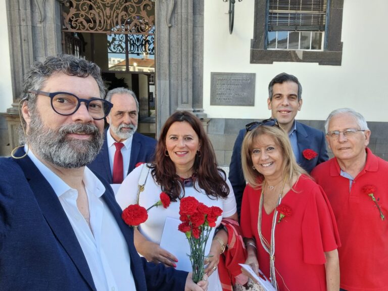 Câmara do Funchal atenta contra a Liberdade e a Democracia ao calar a oposição nas comemorações do 25 de Abril