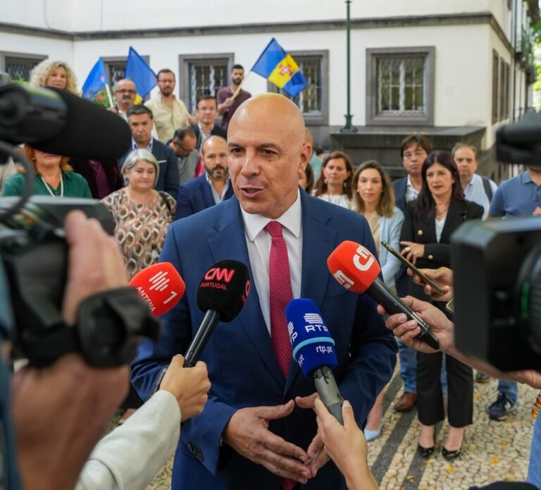 PS denuncia “joguete político” do PSD com os funcionários públicos e garante valorização da Administração Pública