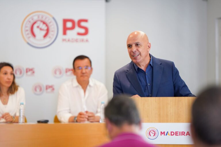 PS reafirma postura de responsabilidade e desafia partidos a tomarem posição quanto à mudança ou continuidade do regime