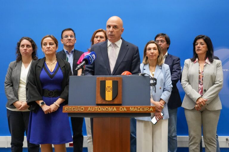 PS denuncia “chantagem” e “autossabotagem” e esclarece que duodécimos não limitam a gestão governativa