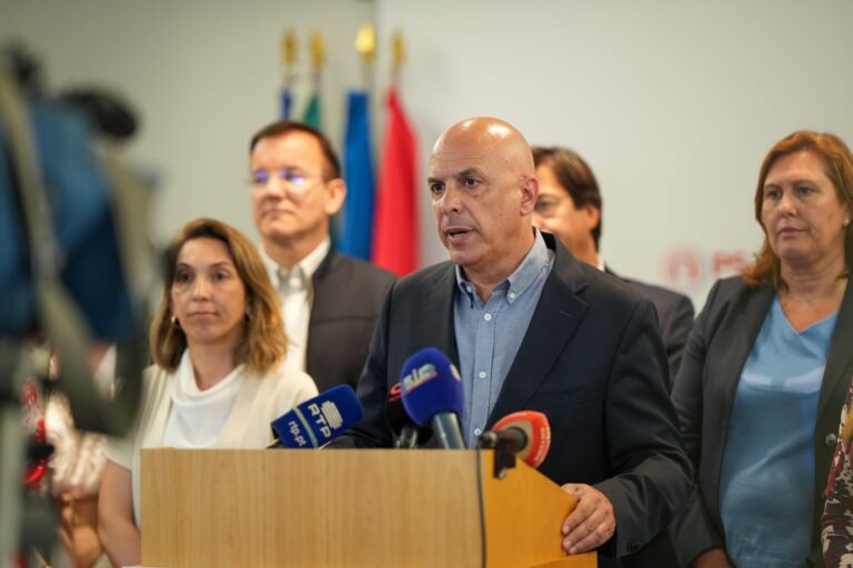 Cafôfo acusa PSD e Chega de estarem a “atirar areia para os olhos dos madeirenses”