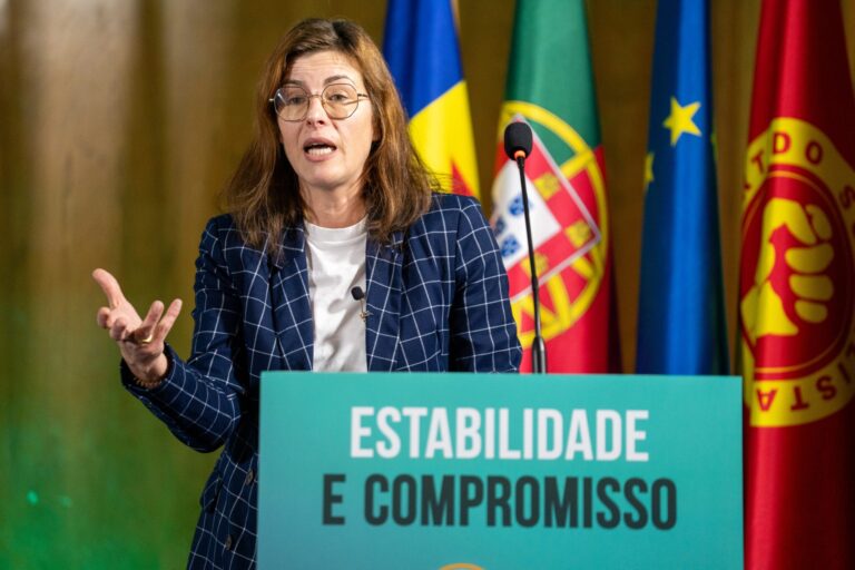 É tempo de ensaiar outras soluções governativas na Madeira