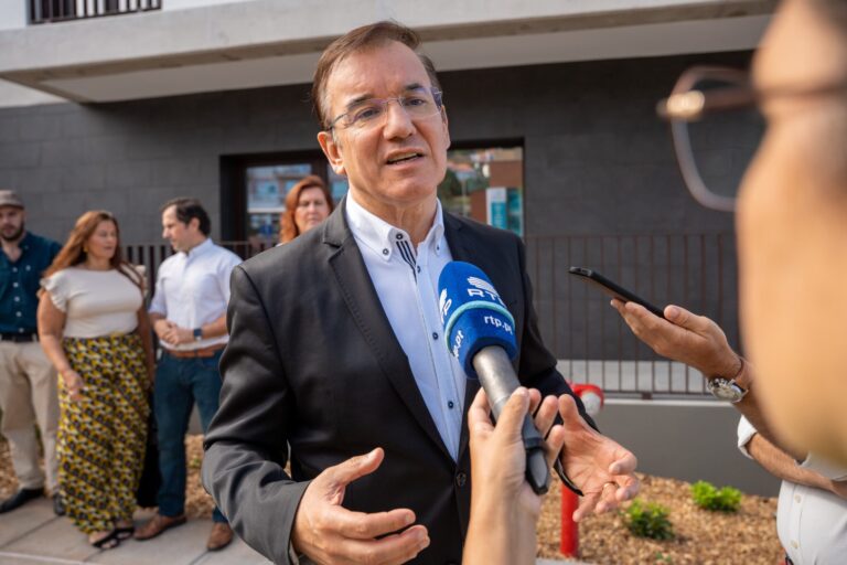 PS acusa CMF de negligência e defende que habitação cooperativa tem de obedecer a regras claras