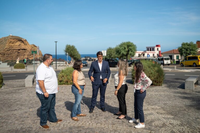 Olavo Câmara garante estacionamentos gratuitos na vila do Porto Moniz para os habitantes do concelho