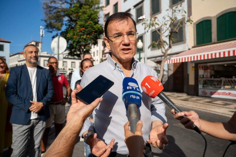 PS garante que vai regular entrada de carros de aluguer na cidade e acusa CMF de nada ter feito para resolver o caos no trânsito