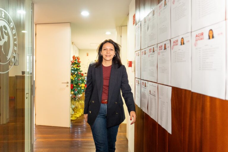 Célia Pessegueiro eleita a primeira mulher presidente do PS-Madeira