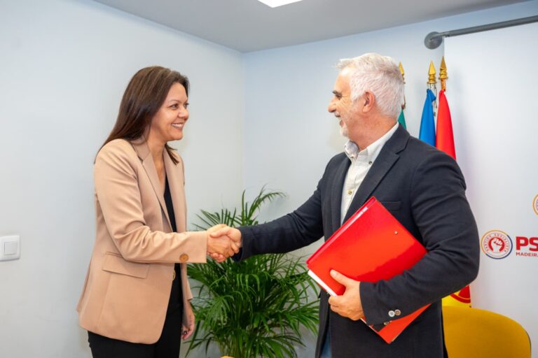 Célia Pessegueiro formaliza oficialmente candidatura à liderança do PS-Madeira