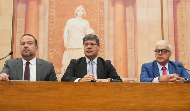 PS apela à união de todos os partidos contra “ataque” aos direitos dos madeirenses e açorianos