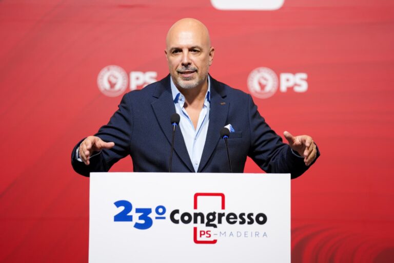 Cafôfo sai da liderança, mas continua “com a Madeira no coração e o PS na voz e na ação”