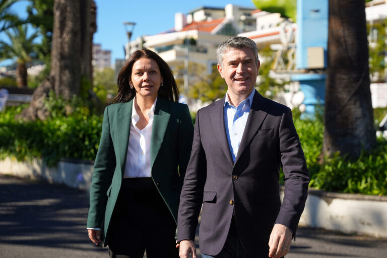 José Luís Carneiro vem este sábado à Madeira apresentar recandidatura a secretário-geral do PS